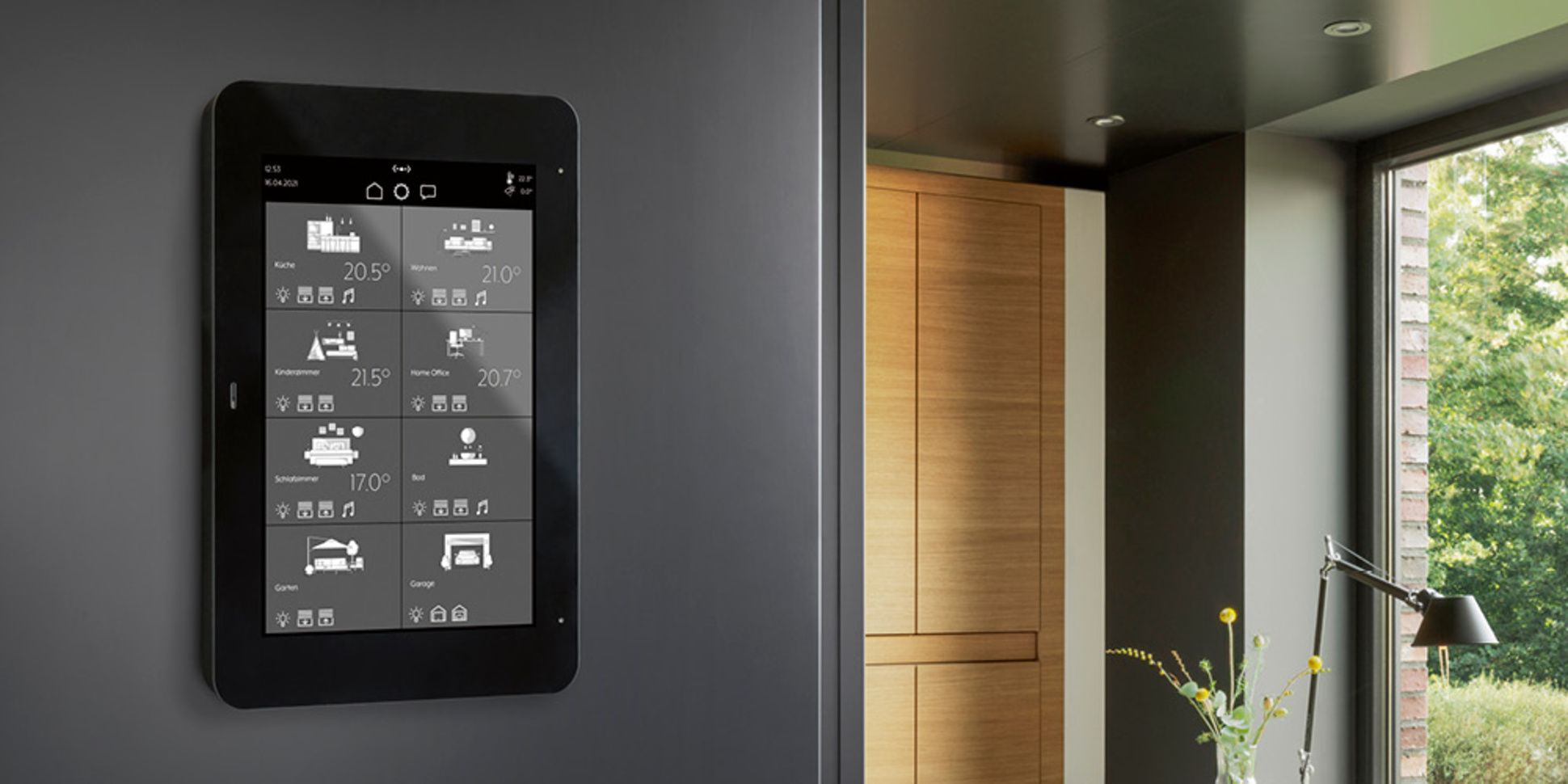 JUNG Smart Panel 8 bei Elektrotechnik Witte in Selke-Aue